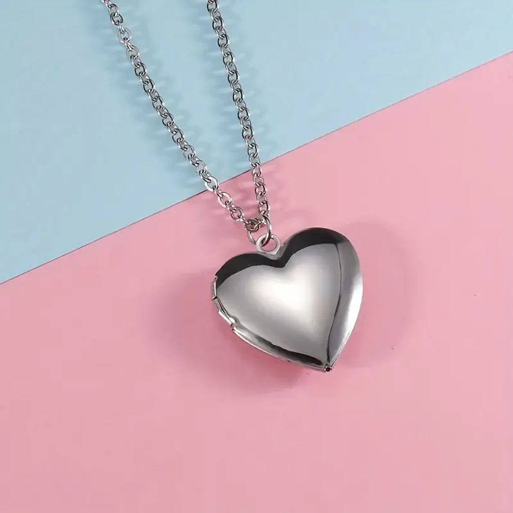 Collar Relicario Corazón